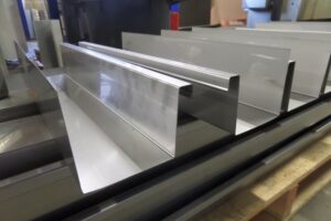 ناودانی در سازه‌های فلزی: نکات انتخاب، خرید و کاربردهای رایج