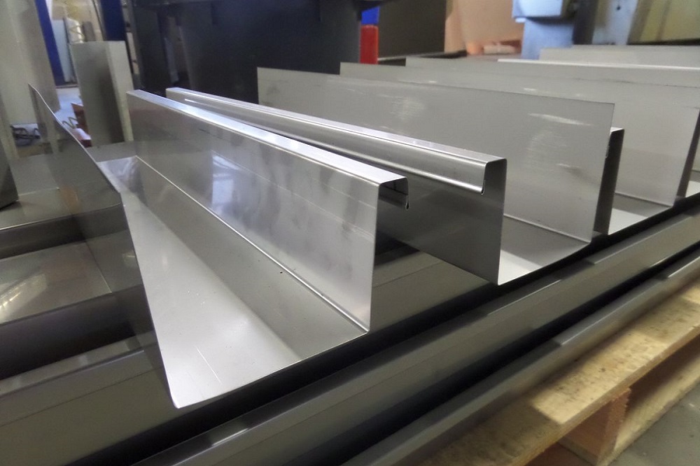 ناودانی در سازه‌های فلزی: نکات انتخاب، خرید و کاربردهای رایج